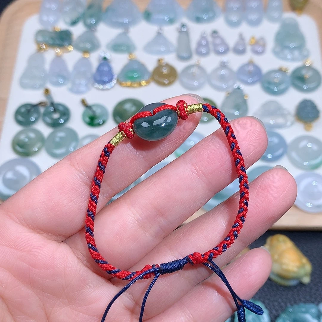 翡翠颈饰未镶嵌手串