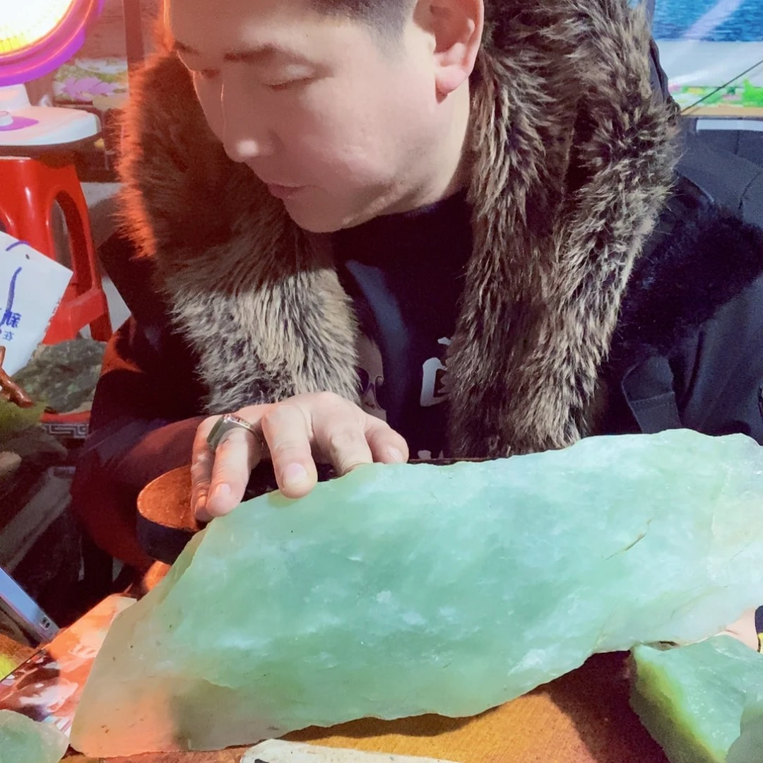 蛇纹石玉未镶嵌珠宝半成品