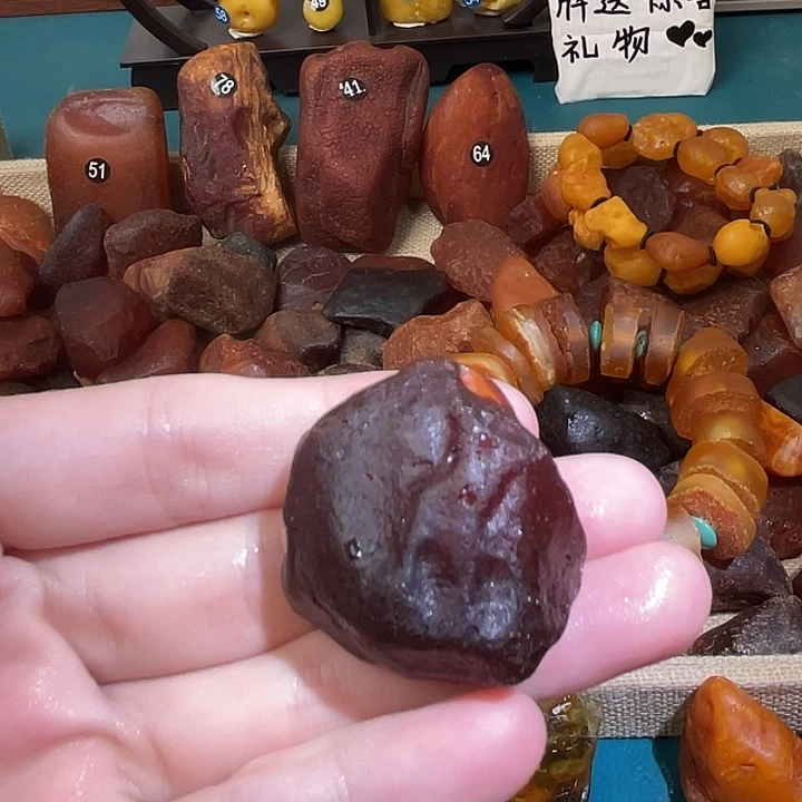 琥珀未镶嵌珠宝奇石吊坠