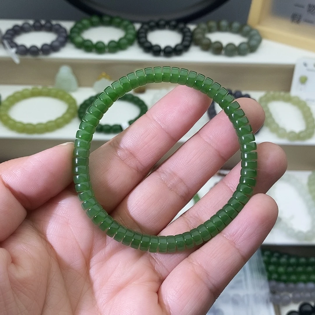 俺***.和田玉未镶嵌手链