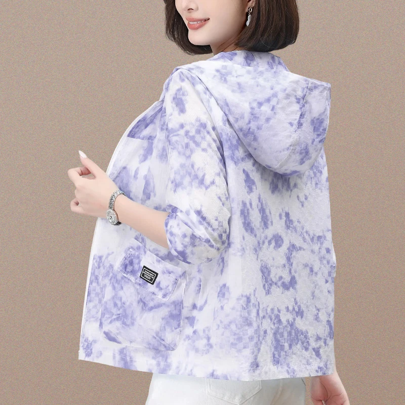 中年妈妈户外防晒衣女2025夏季新款短款薄外套时尚大码连帽防晒服