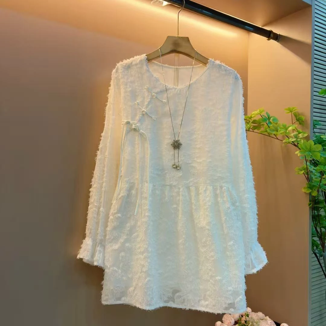 新款国风盘扣雕花蕾丝显瘦气质时尚遮肉百搭上衣（衣长76左右）