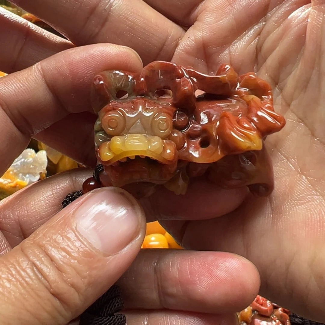 石英质玉未镶嵌颈饰