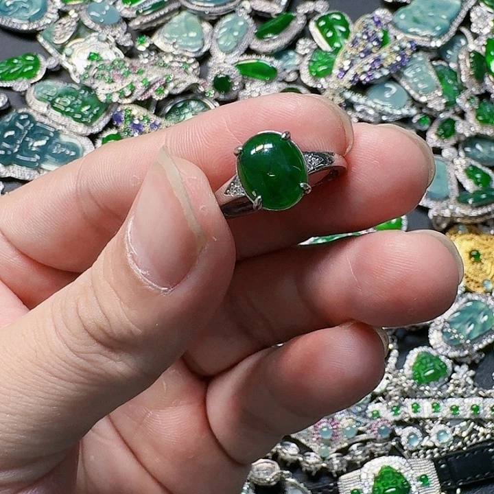 翡翠颈饰未镶嵌天然A货翡翠放漏