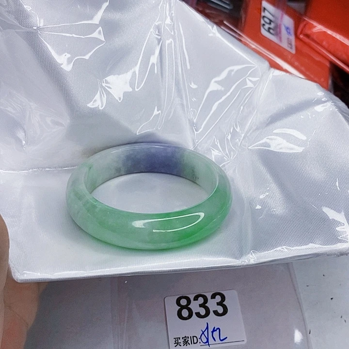 翡翠未镶嵌手镯一图一物实物为准（微瑕处理）