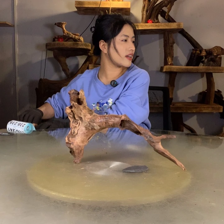 张***啊天然的云南紫柚木会黄水