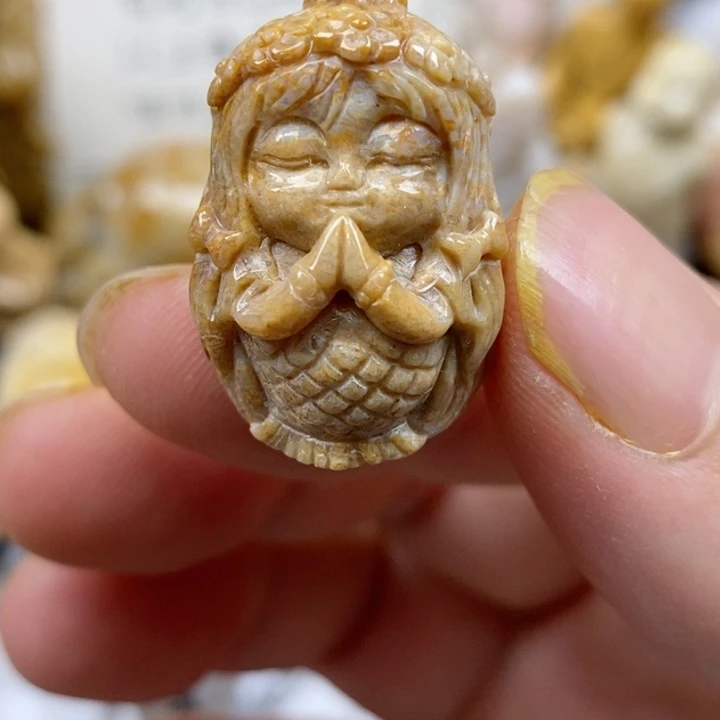 颈饰未镶嵌硅化珊瑚（珊瑚玉）