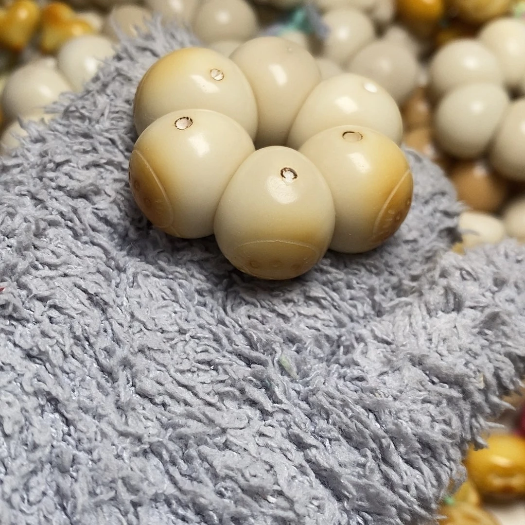 菩提根/象牙果吊坠瑕疵款蒜瓣手捻