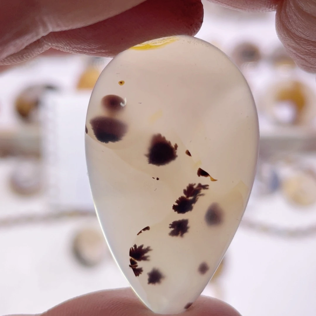 玛瑙/玉髓未镶嵌珠宝奇石