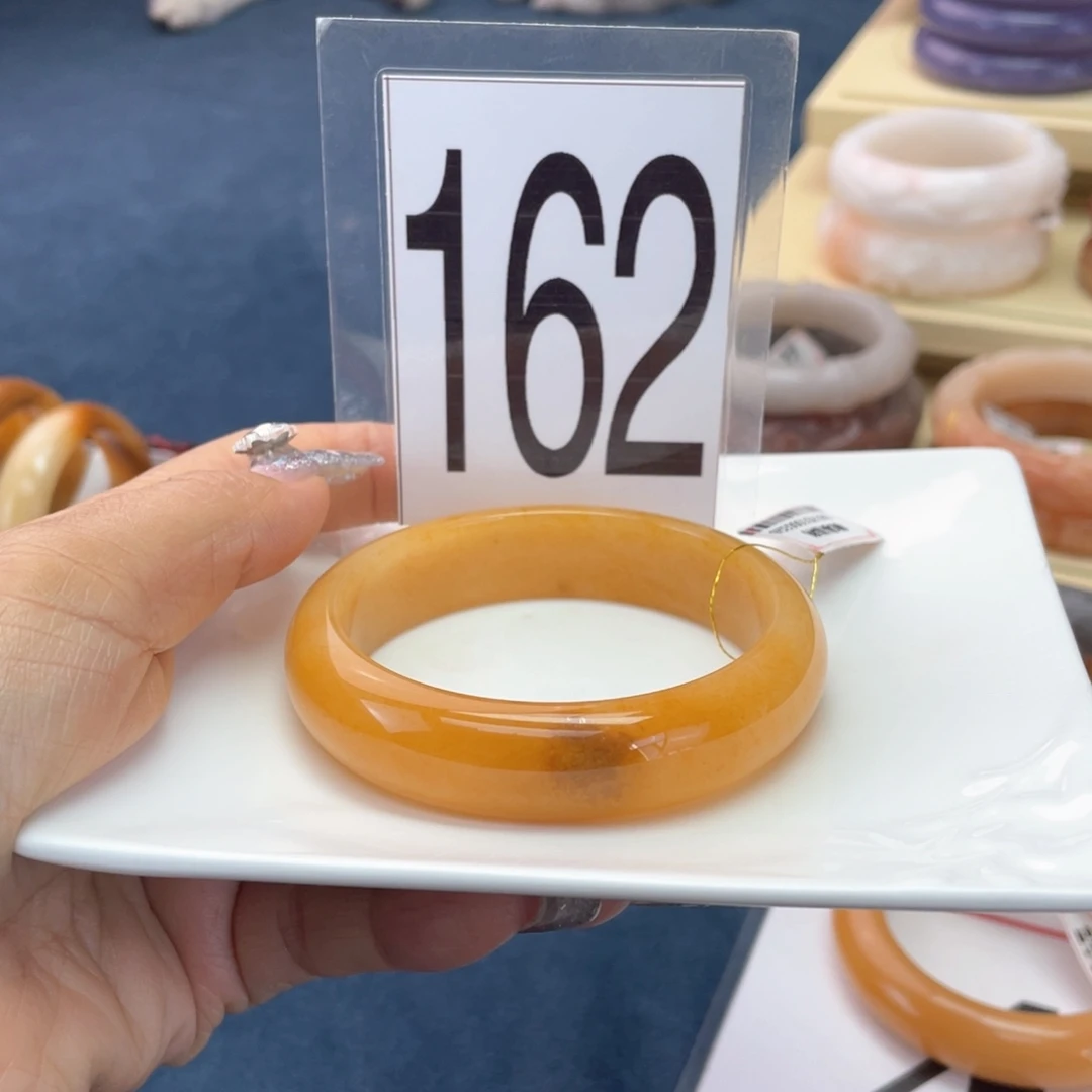 石英岩玉未镶嵌手镯