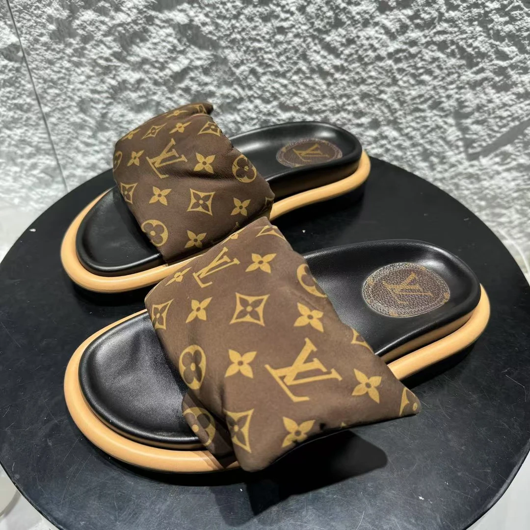 95新 LouisVuitton/路易威登 37码/仔仔女鞋/棕色魔术贴拖鞋1273