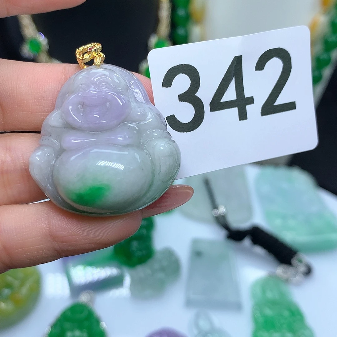 翡翠吊坠(赠链)未镶嵌