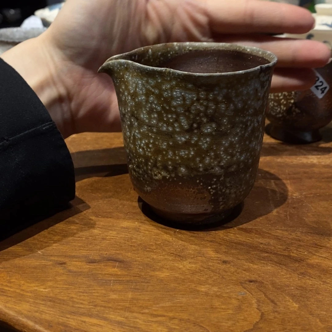 瑕疵陶瓷。