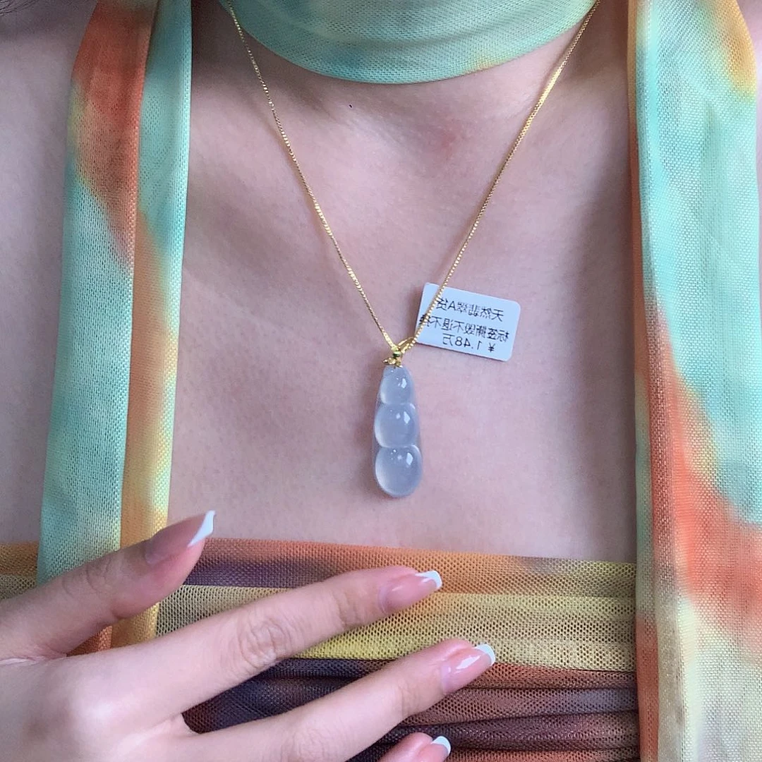 颈饰18K金镶嵌翡翠