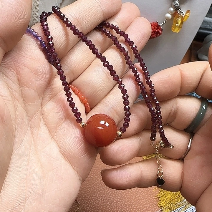 石榴石颈饰未镶嵌云*