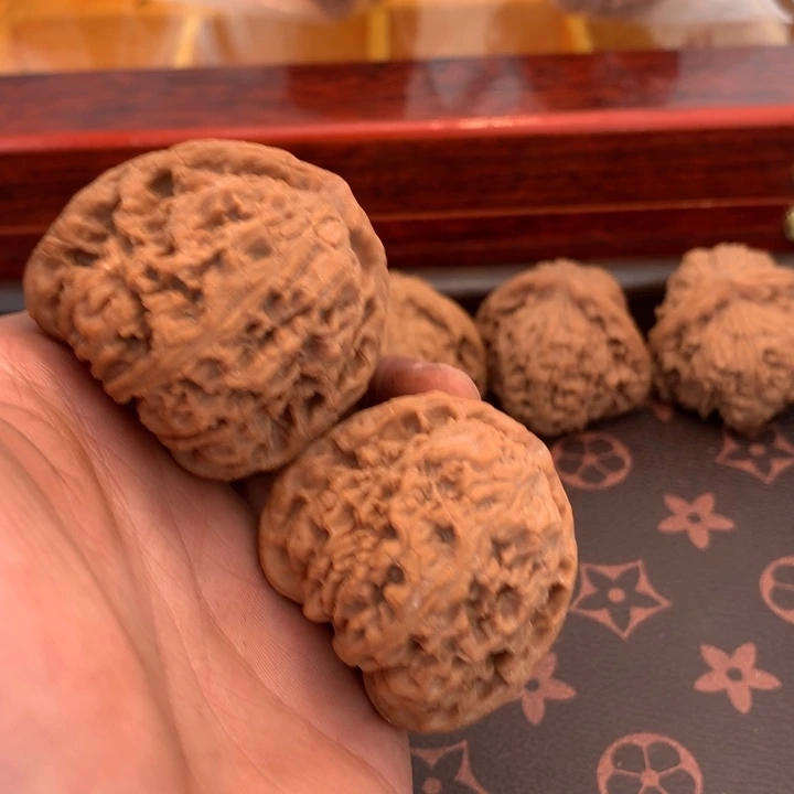 43南疆石文玩核头