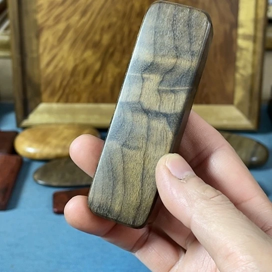 【闪购商品】用****4金丝楠阴沉木手把件