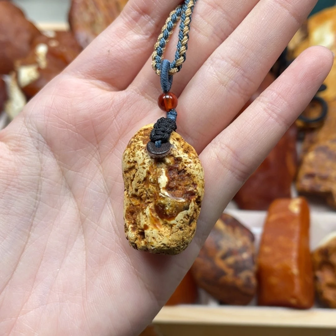 琥珀珠宝奇石未镶嵌