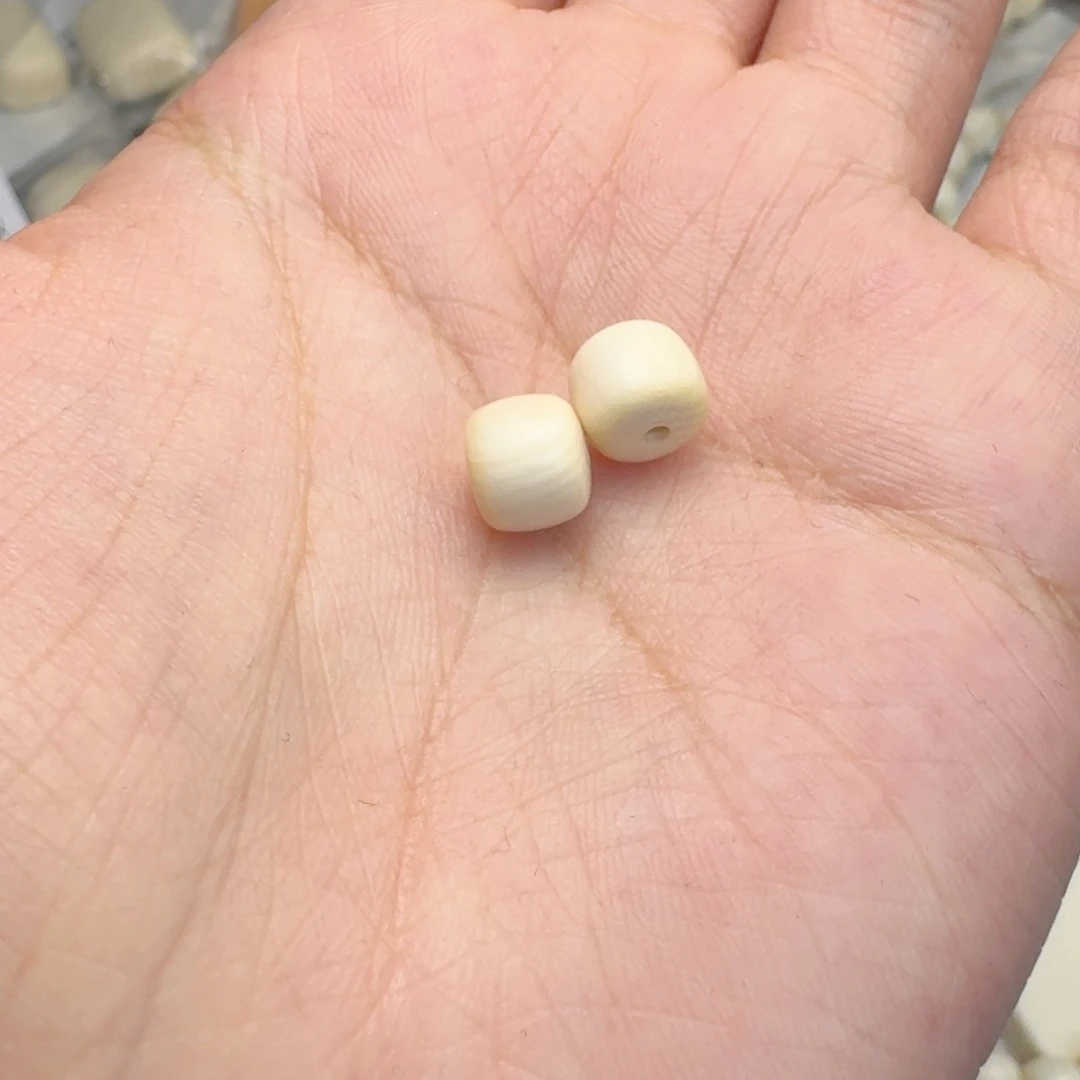 柏香籽/百香籽吊坠猛犸