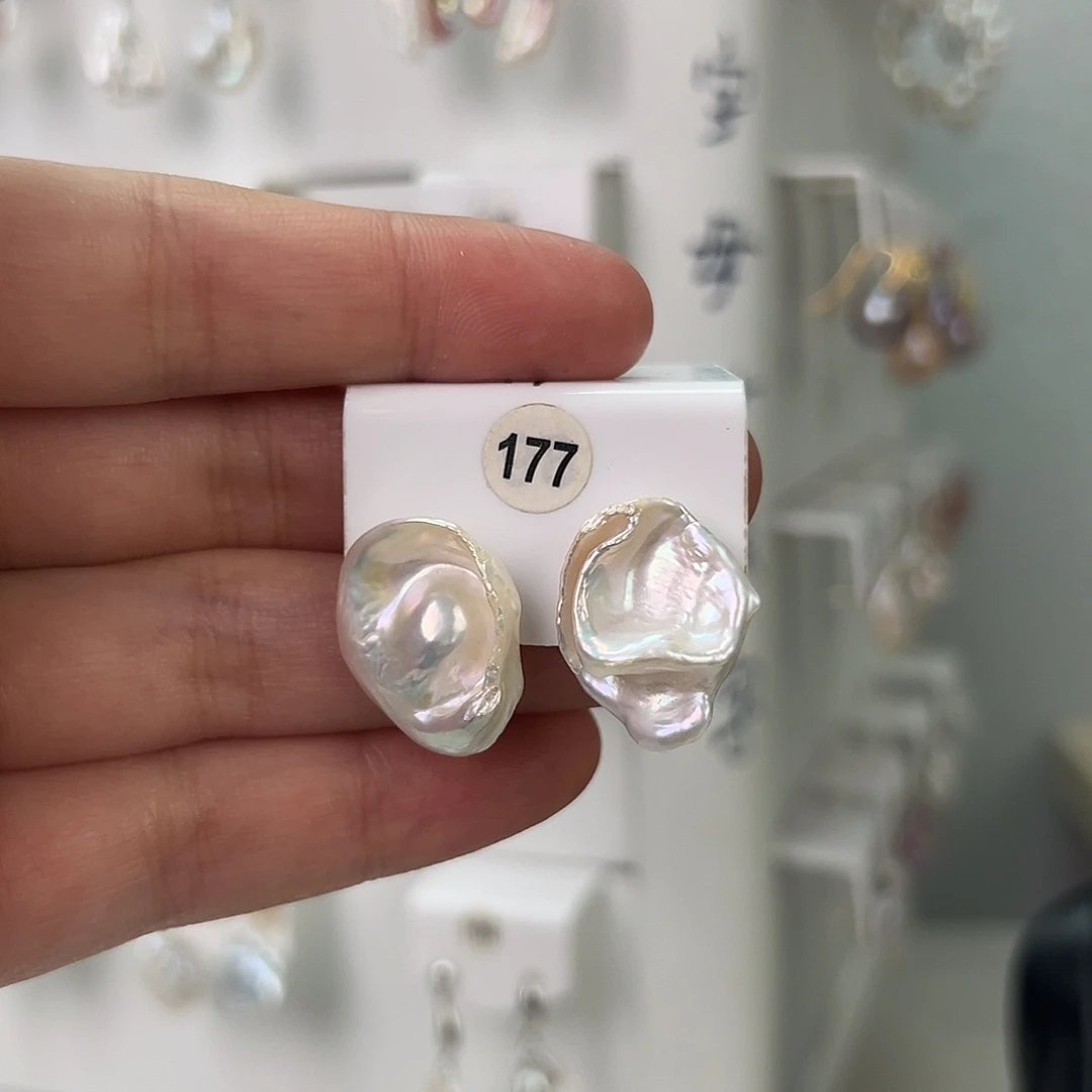 Q****非金属巴洛克花瓣耳饰