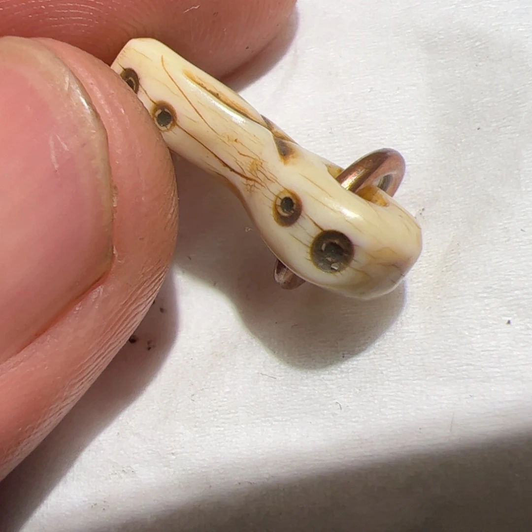 颈饰玻璃你在一起