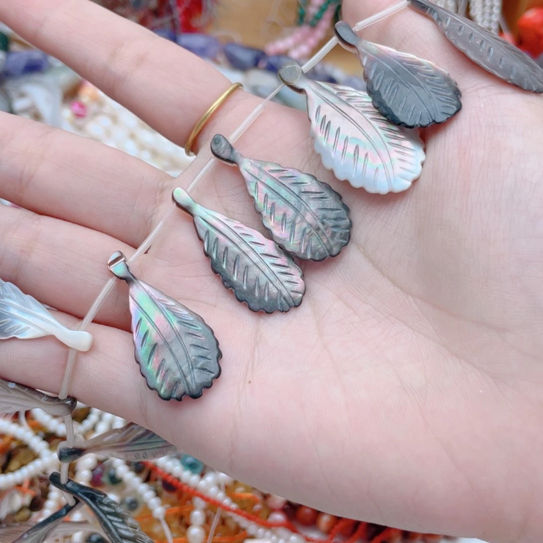 玛瑙/玉髓天然石未镶嵌树叶4颗