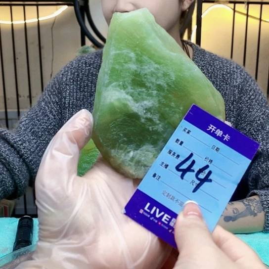 【闪购商品】未镶嵌蛇纹石玉原石