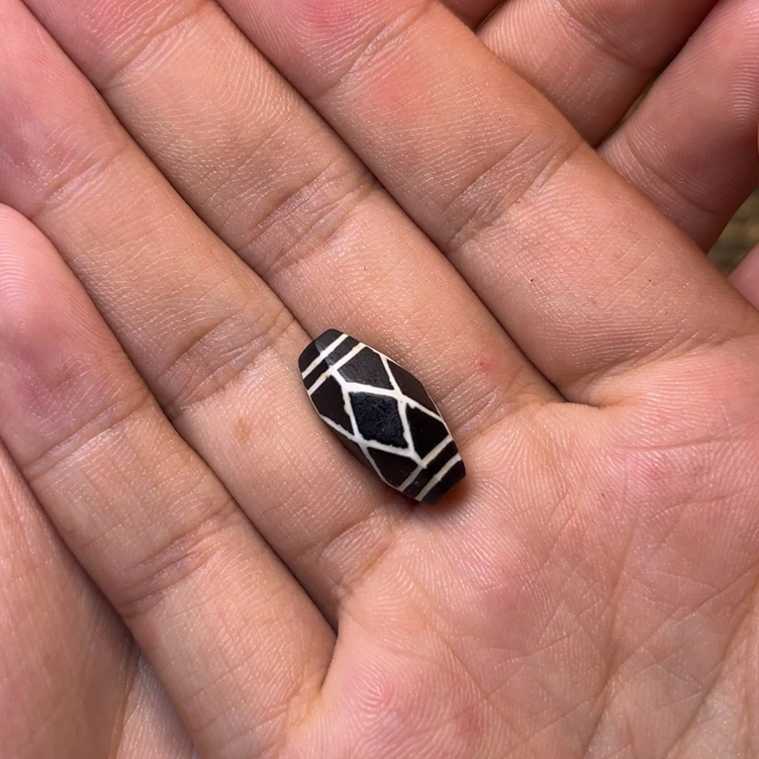 未镶嵌单珠玛瑙/玉髓月****梨