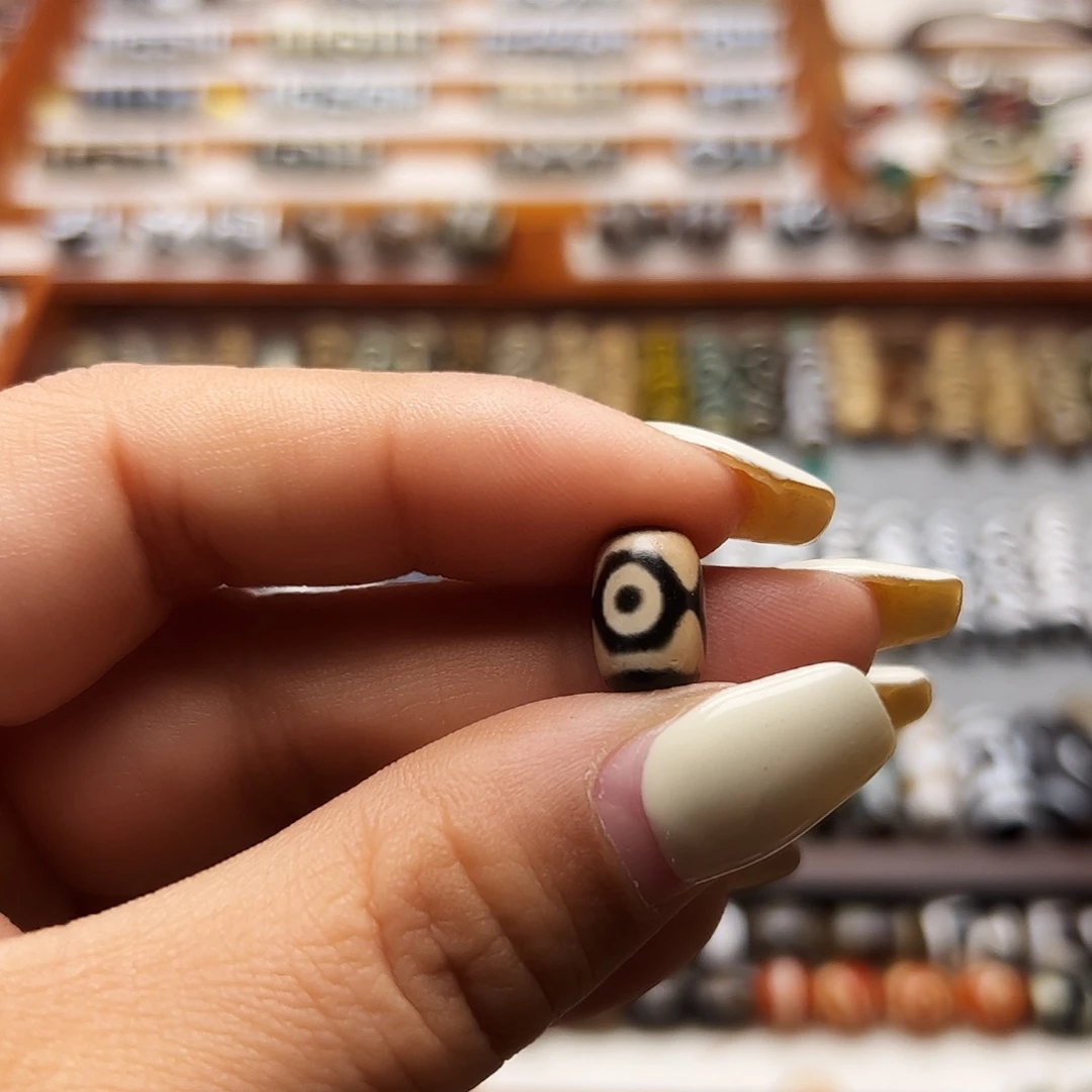 玛瑙/玉髓颈饰未镶嵌太****司