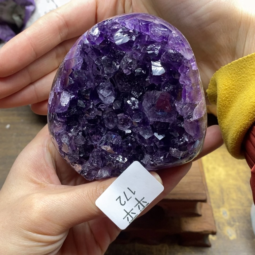 紫晶乌拉圭未镶嵌