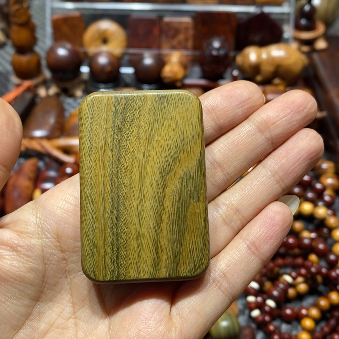 大***泽木绿檀木木块一个
