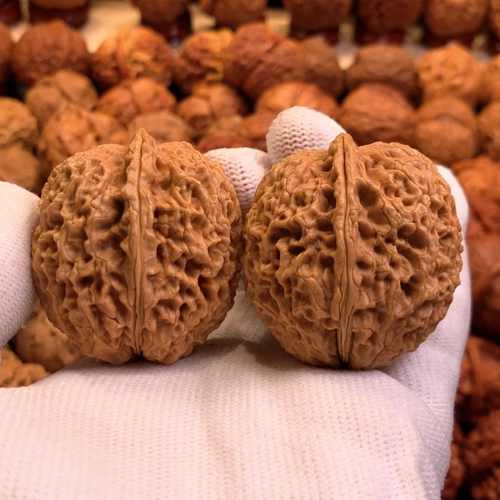 文玩核桃吊坠35哦哦哦