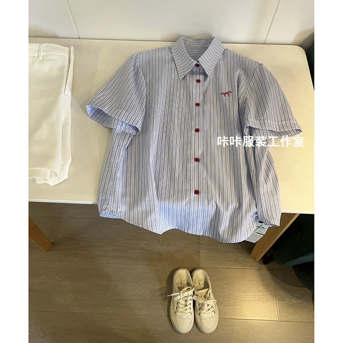 REKAYYAT”浅夏“100%棉时尚显瘦百搭撞色纽扣设计条纹短袖衬衫