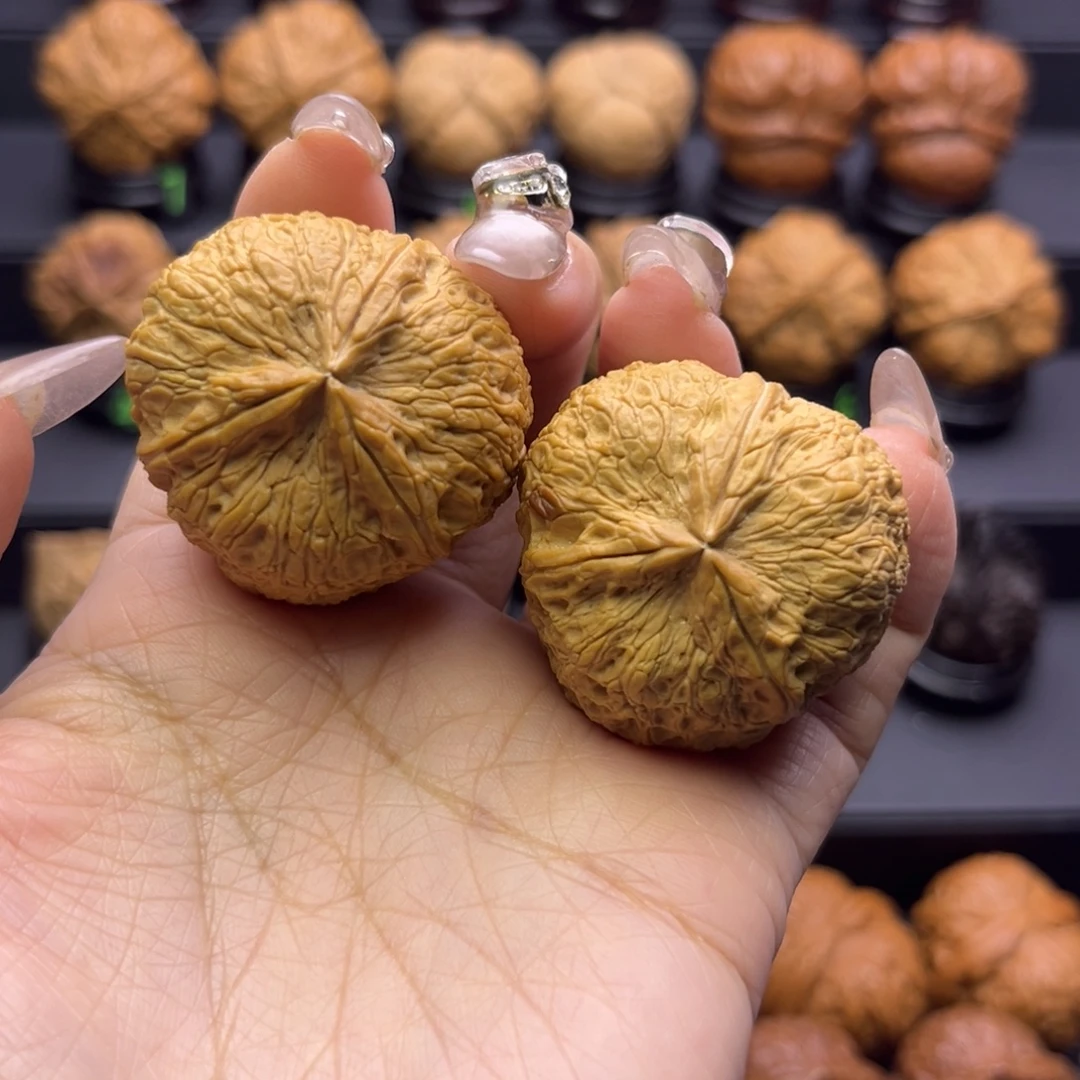 文玩核桃吊坠磨盘三棱