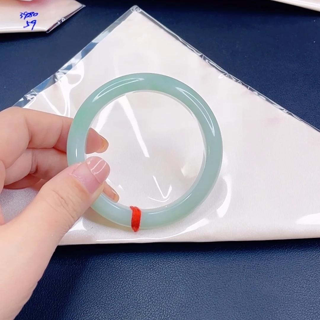 翡翠未镶嵌手镯阳绿满绿