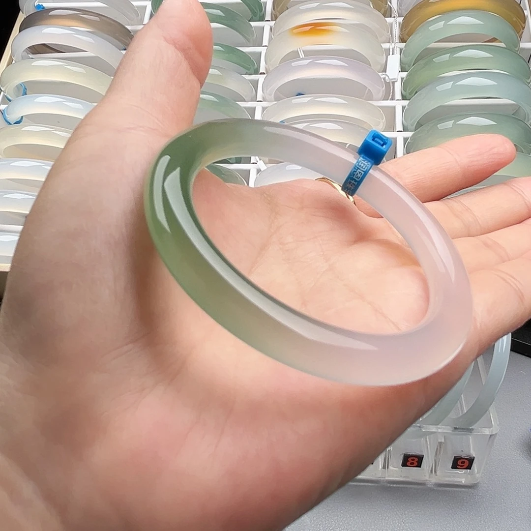 玛瑙/玉髓手镯未镶嵌52