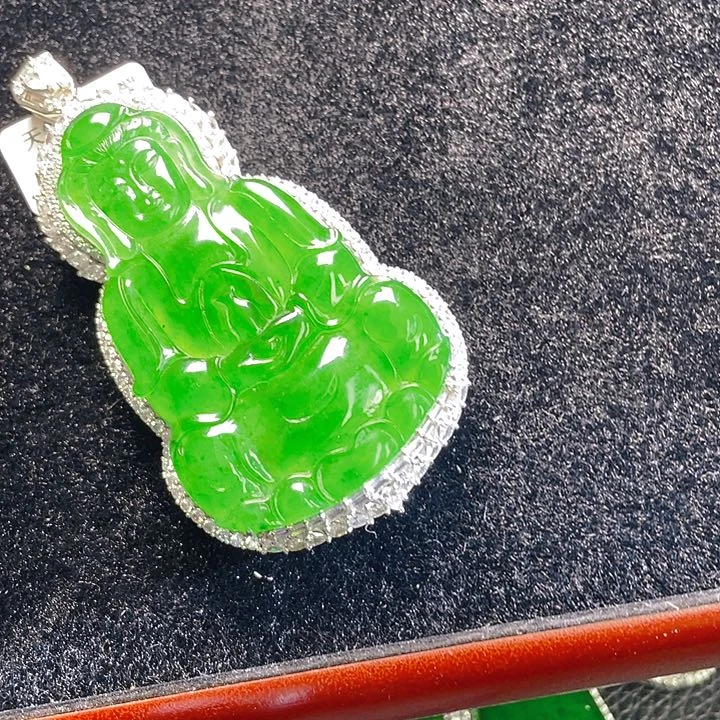 翡翠颈饰未镶嵌12，