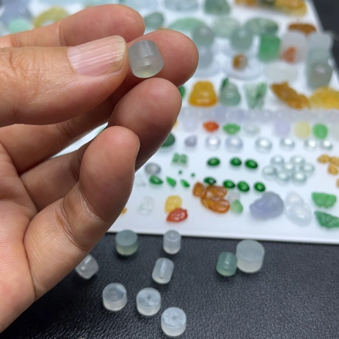 定制翡翠未镶嵌桶珠