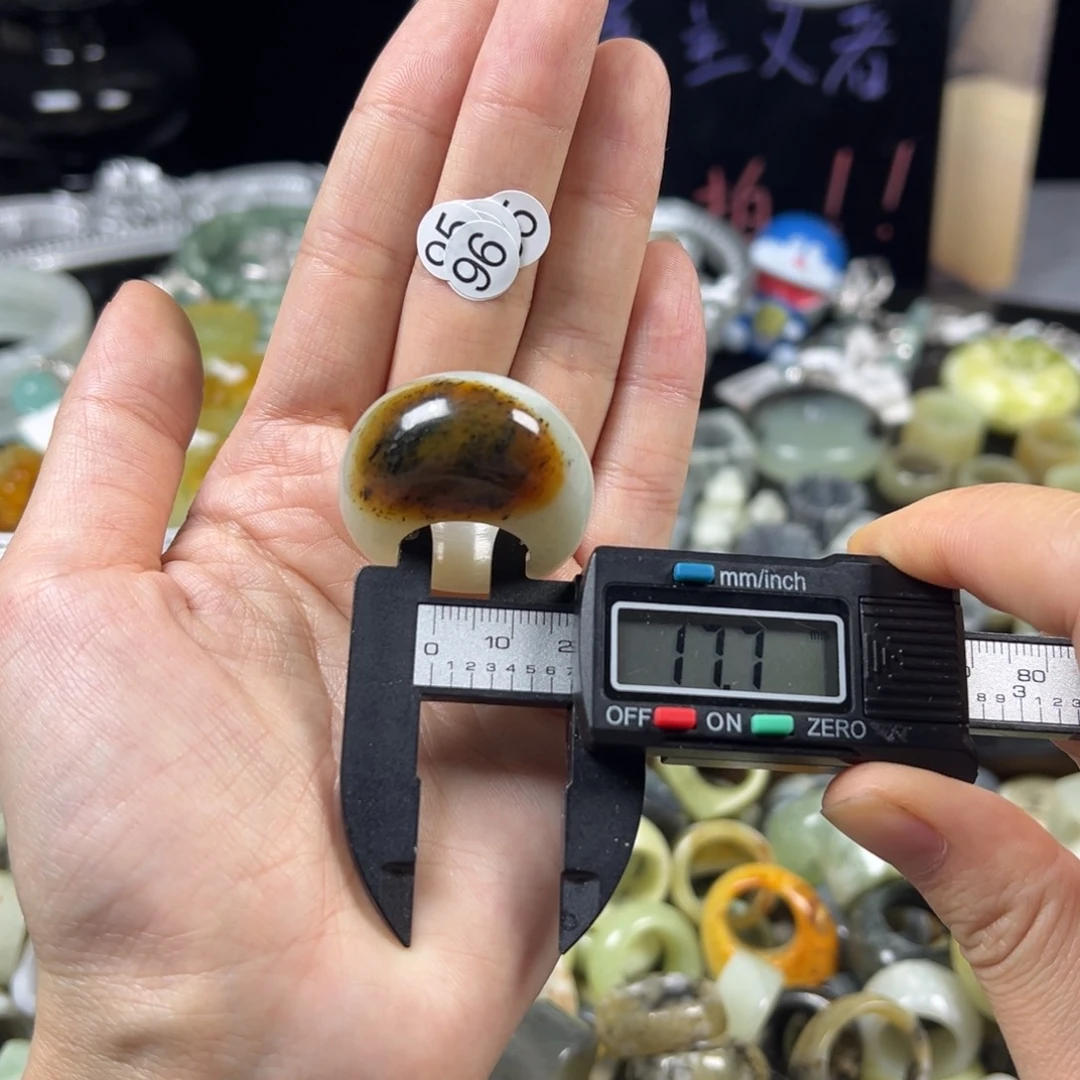 蛇纹石玉未镶嵌戒指