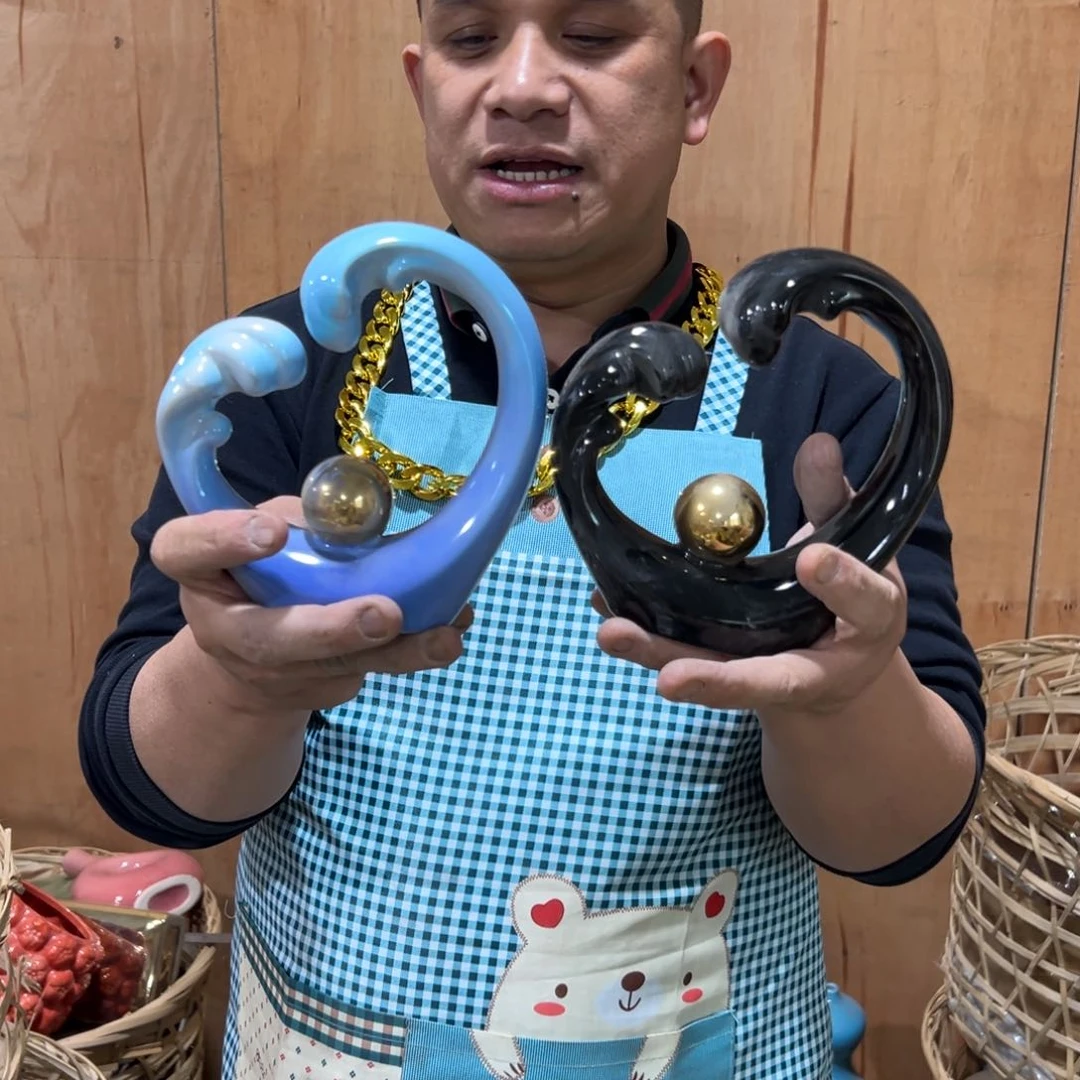 摆件73 号高中低温陶瓷瓶（部分微瑕）