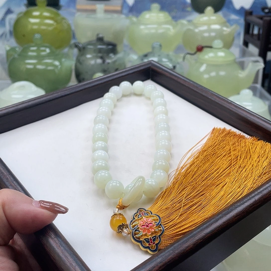 蛇纹石玉未镶嵌手持