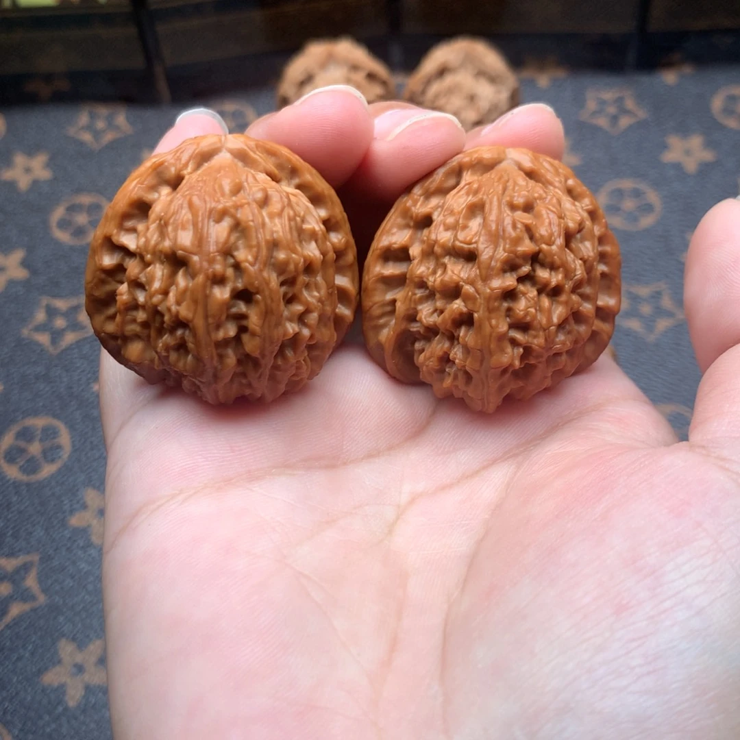 文玩核桃把件三角白