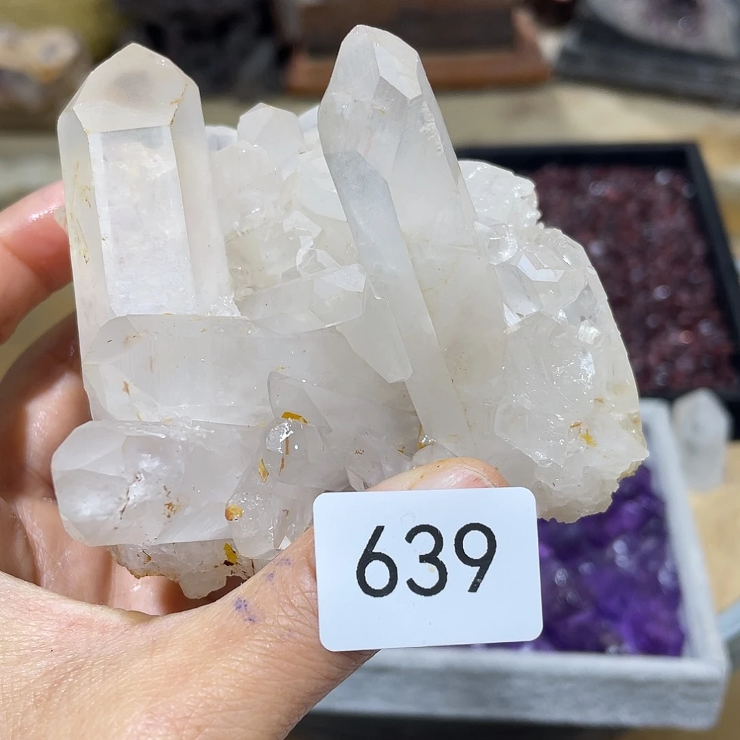 水晶摆件……未镶嵌