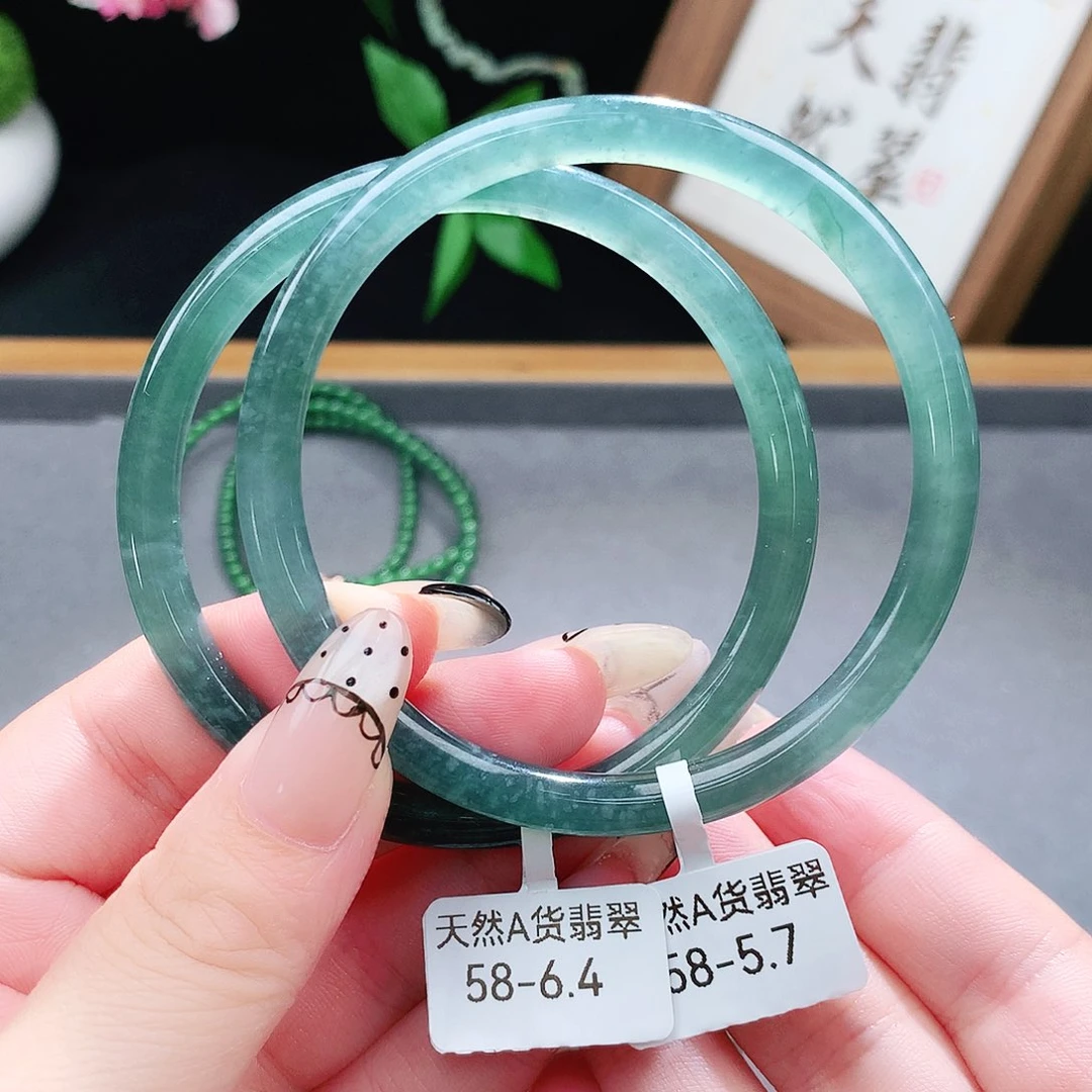 翡翠手镯（圆镯）未镶嵌