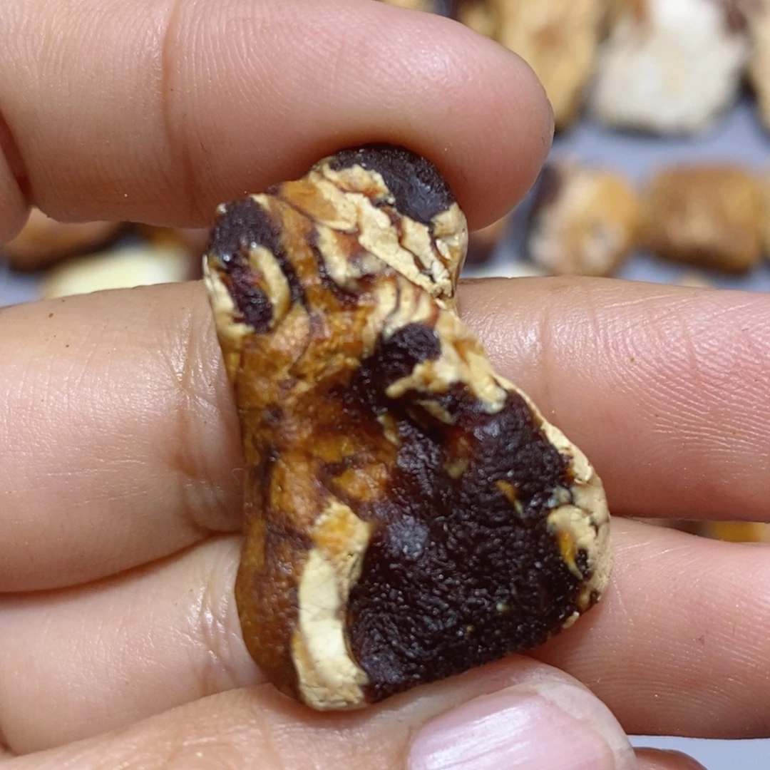 定制琥珀蜜蜡原石