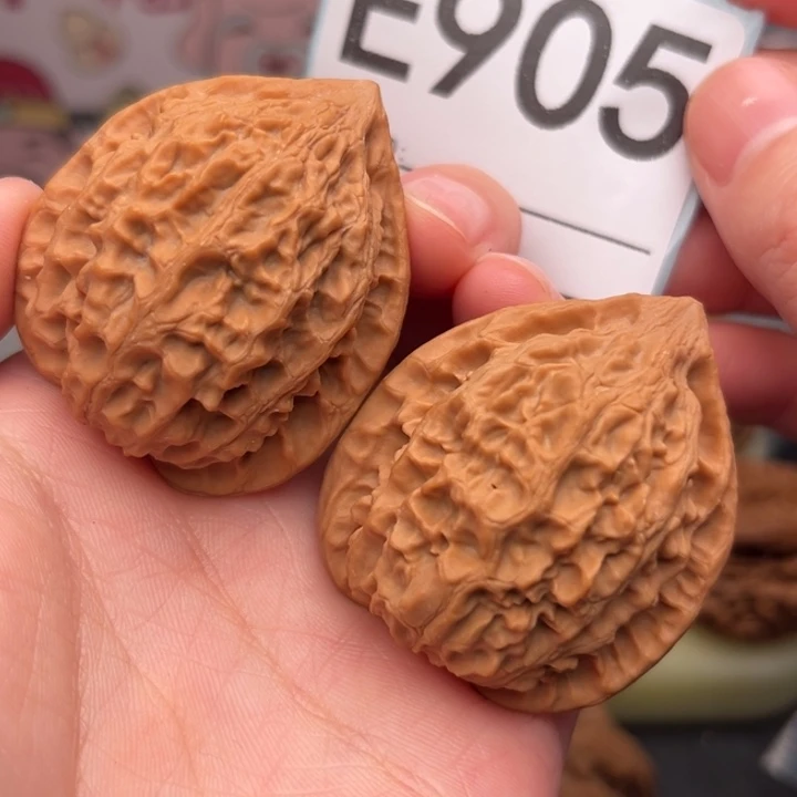 吊坠文玩核桃905金牛