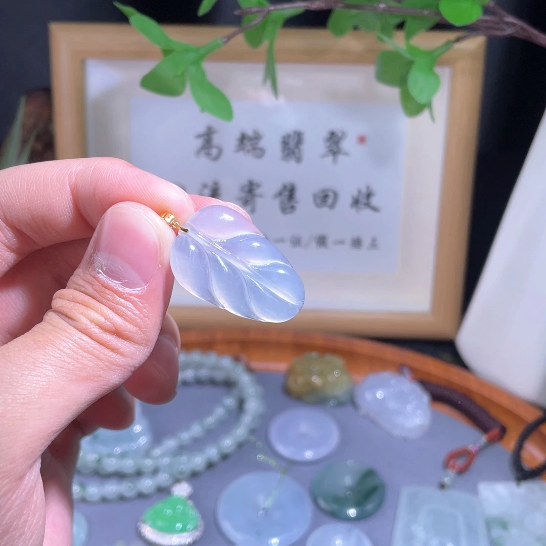 翡翠18K金镶嵌颈饰吊坠35
