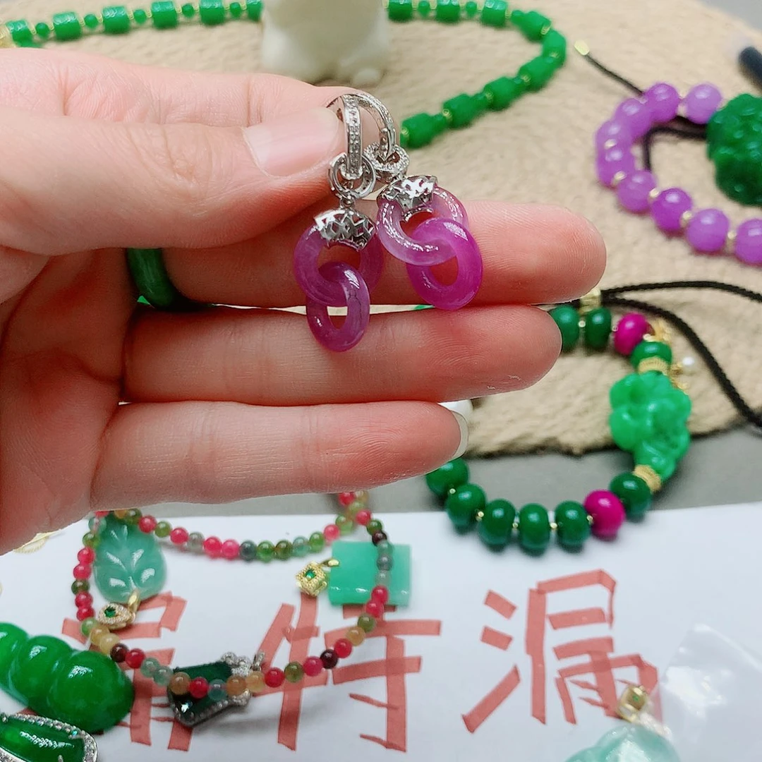 翡翠未镶嵌颈饰一图一物 实物为准