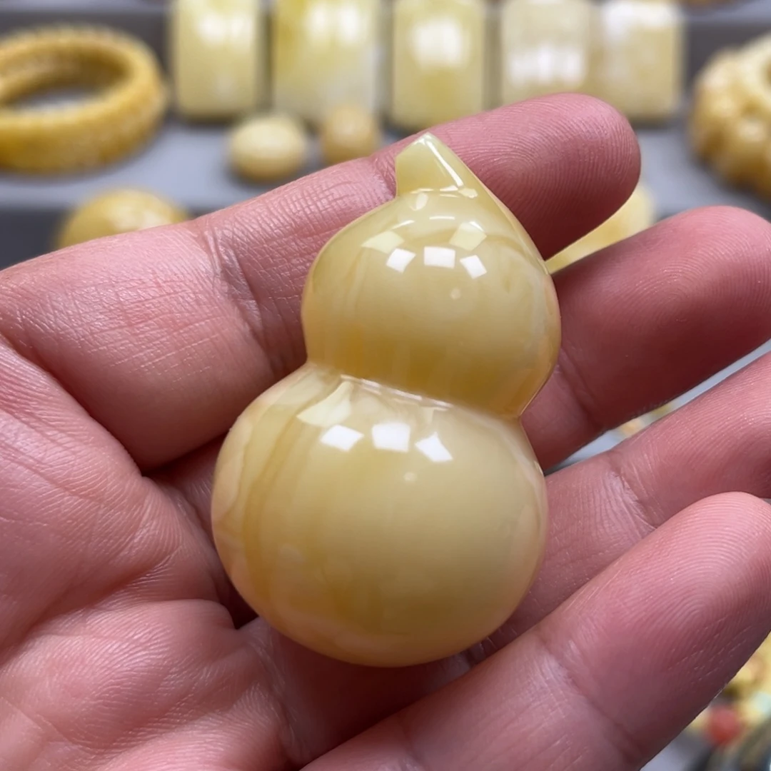 琥珀未镶嵌颈饰吊坠