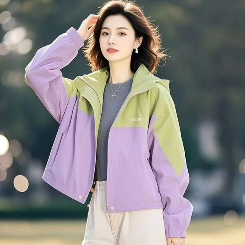 2025超火春装高级感超好看冲锋衣女减龄漂亮洋气休闲紫色连帽外套